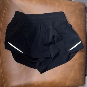 lululemon hotty hot shorts sz 4